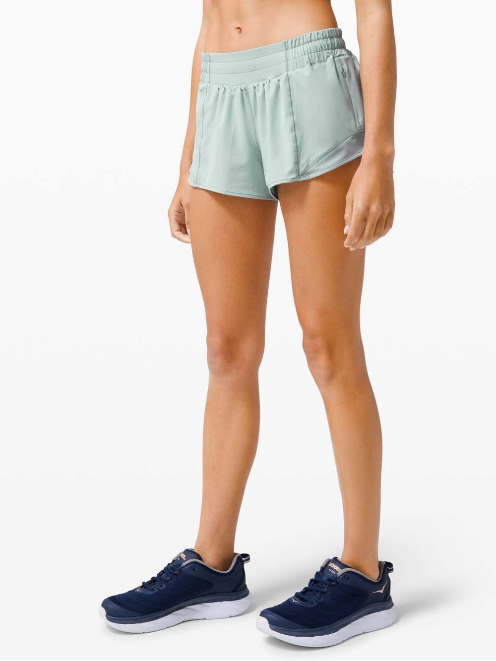 Lululemon Hotty Hot II 2.5” Low Rise Shorts Size 4 Light Green (Hazy Jade)